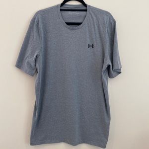 Under Armour - Mens athletic tee shirt, Size large